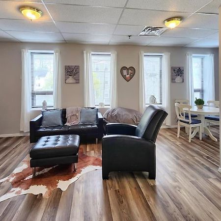 Modern And Chic Home With Fine Furnishing Спрингфилд Экстерьер фото
